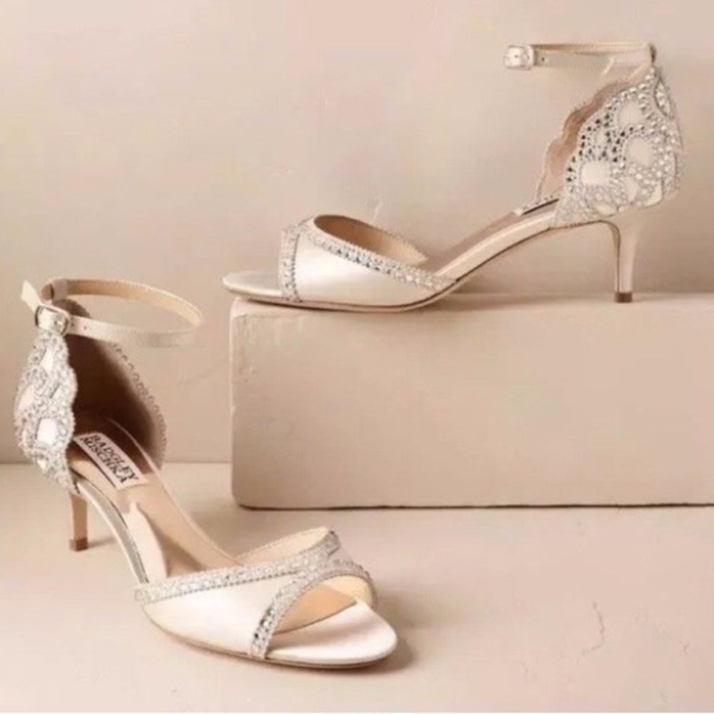 Badgley Mischka GILLIAN ANKLE STRAP EVENING SHOE